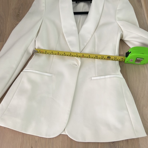 Zara white tuxedo blazer in like new condition - Picture 9 of 14